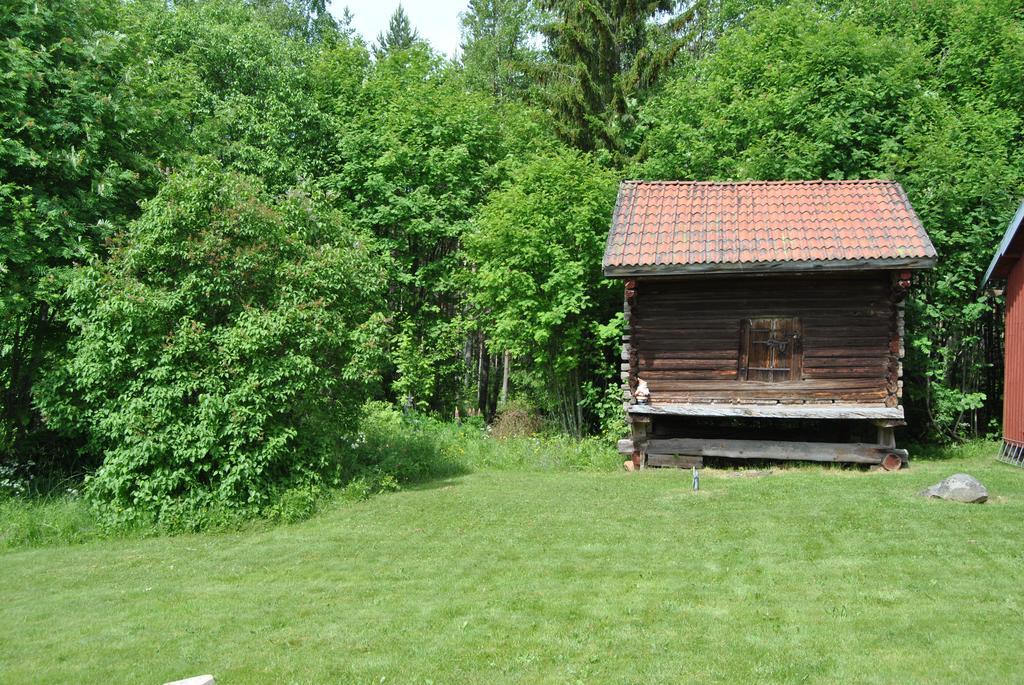 Orsastuguthyrning-Oljonsbynヴィラ エクステリア 写真